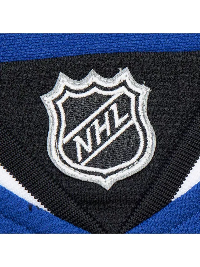 Мужская футболка Tampa Bay Lightning Nikita Kucherov синего цвета, сезон 2013-14, Power Play — изображение 2 из 5