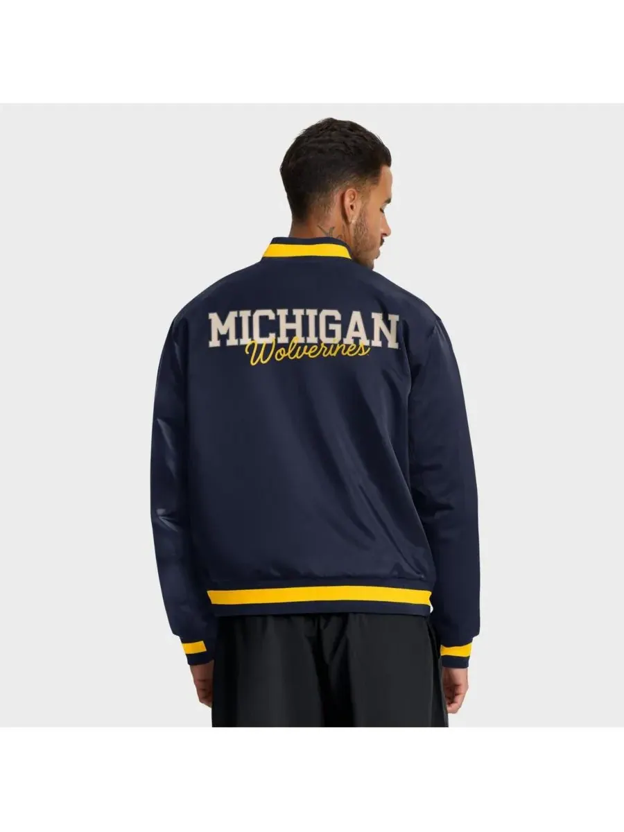 Nike Мужская темно-синяя куртка-бомбер Michigan Wolverines Legacy с застежкой на кнопках — изображение 2 из 5