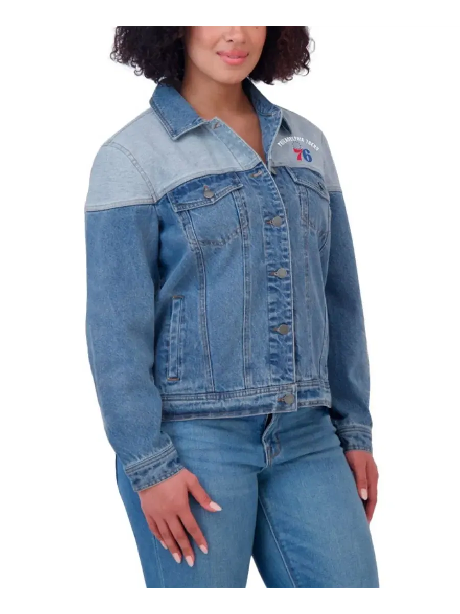 Джинсовая куртка на пуговицах с принтом Philadelphia 76ers WEAR by Erin Andrews — изображение 4 из 5, синий
