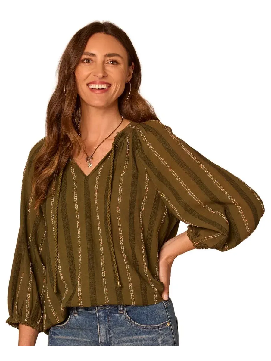 Блузка с разрезом и рукавами 3/4, модель Petite 3/4 Blouson-Sleeve Split-Neck Blouse Democracy — изображение 1 из 3