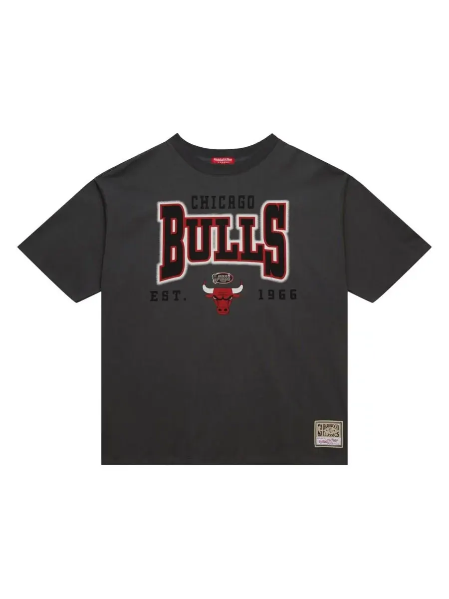 Mitchell & Ness Женская футболка оверсайз в стиле «бойфренд» с символикой Chicago Bulls — изображение 2 из 5, темно-серый