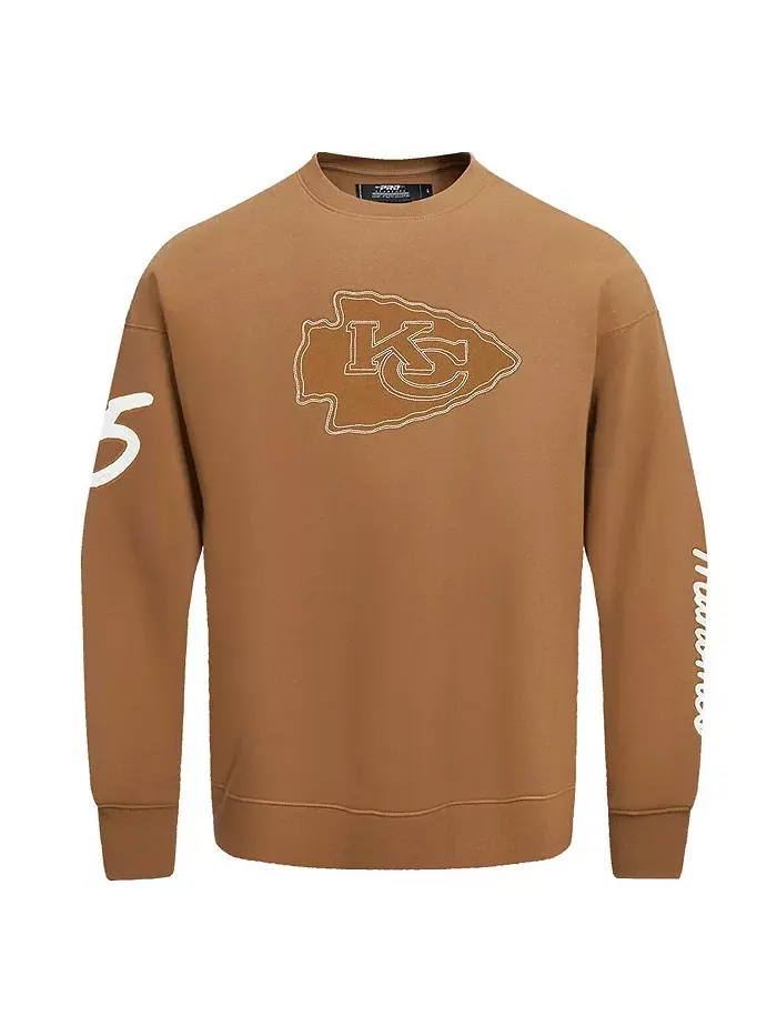 Мужская толстовка с круглым вырезом Patrick Mahomes Kansas City Chiefs в коричневом цвете Pro — изображение 2 из 4