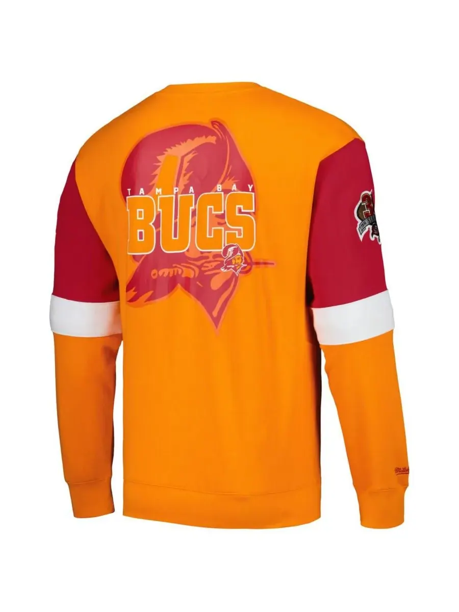 Mitchell & Ness Мужская оранжевая толстовка-пуловер Tampa Bay Buccaneers Gridiron Classics Allover — изображение 3 из 3