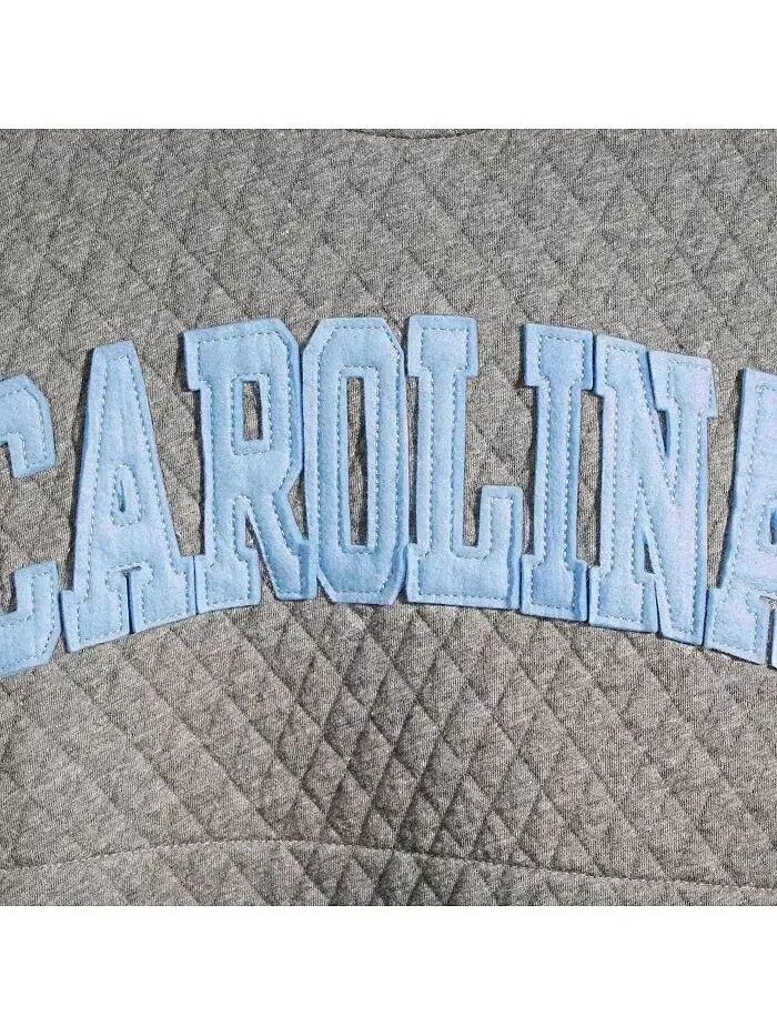 Женский стеганый свитшот с круглым вырезом серого цвета North Carolina Tar Heels и аппликацией — изображение 4 из 4