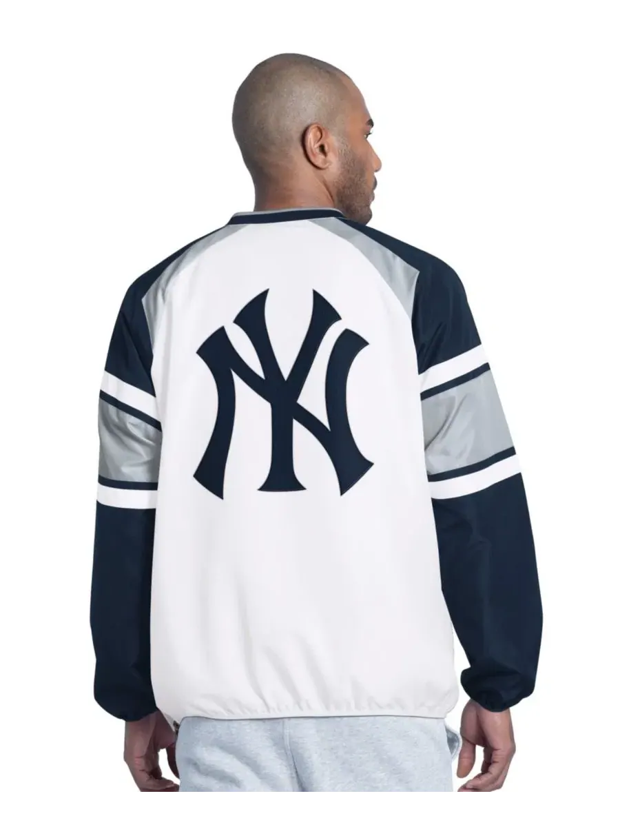 Пуловер с v-образным вырезом и реглан-рукавами New York Yankees Infield Play Raglan V-Neck Pullover — изображение 2 из 3