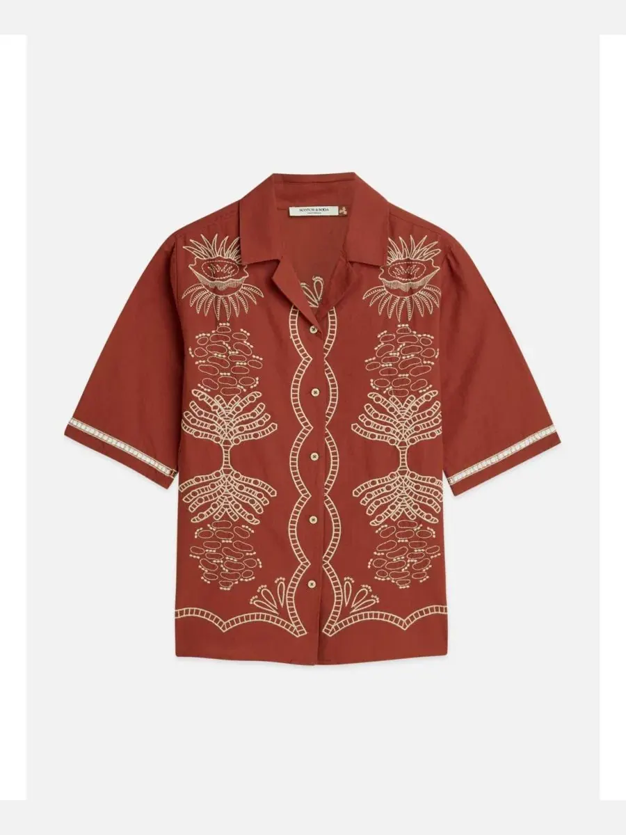 Женская приталенная рубашка с короткими рукавами и вышивкой Scotch & Soda — изображение 5 из 6