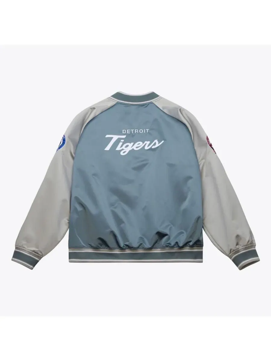 Куртка сатиновая легкая Mitchell & Ness Thunderstorm Head Coach — изображение 4 из 4, серый
