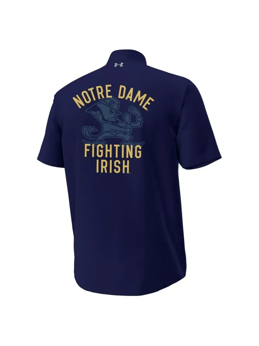 Under Armour Мужская темно-синяя рубашка Notre Dame Fighting Irish Gameday ArmourFuse Camp на — изображение 2 из 3