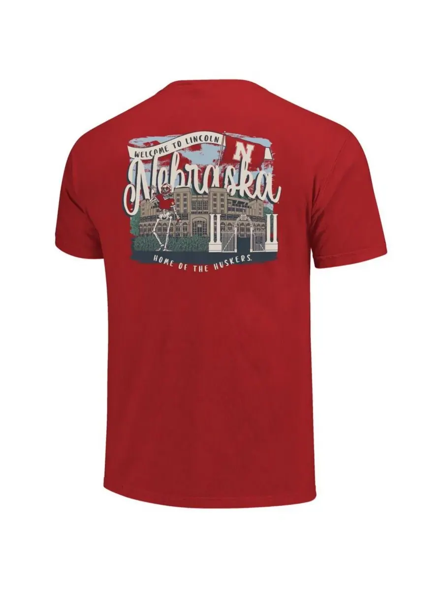 Женская алая футболка Nebraska Huskers Comfort Colors Campus Scene Drawing Script Image One, алый — изображение 2 из 3