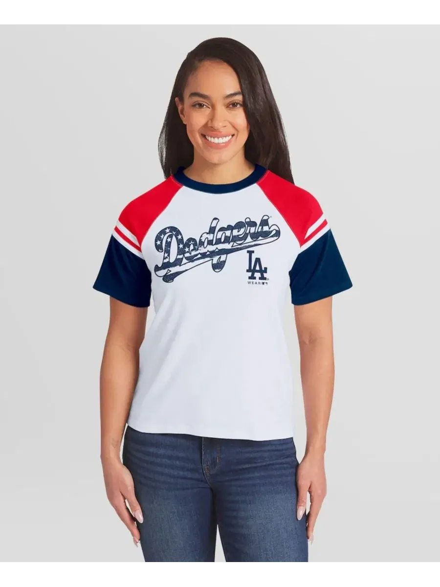 Футболка с реглан-рукавами и полосами, модель Striped Raglan WEAR by Erin Andrews — изображение 1 из 2, белый