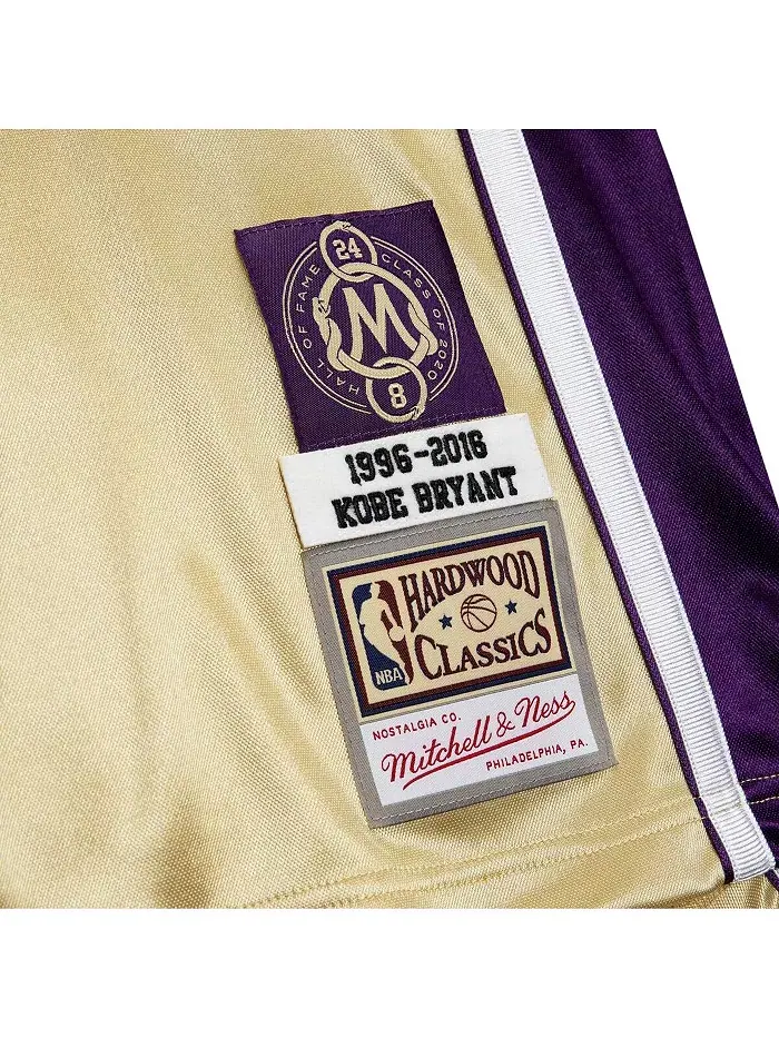 Мужская аутентичная майка Kobe Bryant Gold Los Angeles Lakers Hall of Fame Class of 2020 8 Mitchell — изображение 3 из 3
