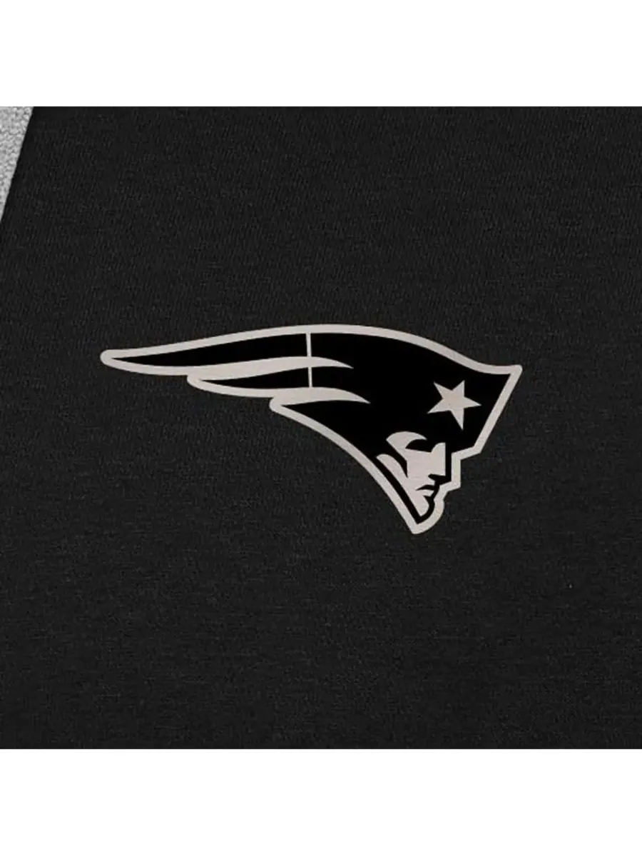 Antigua Мужская черная толстовка с капюшоном New England Patriots Brushed Carbon Victory — изображение 4 из 4, черный