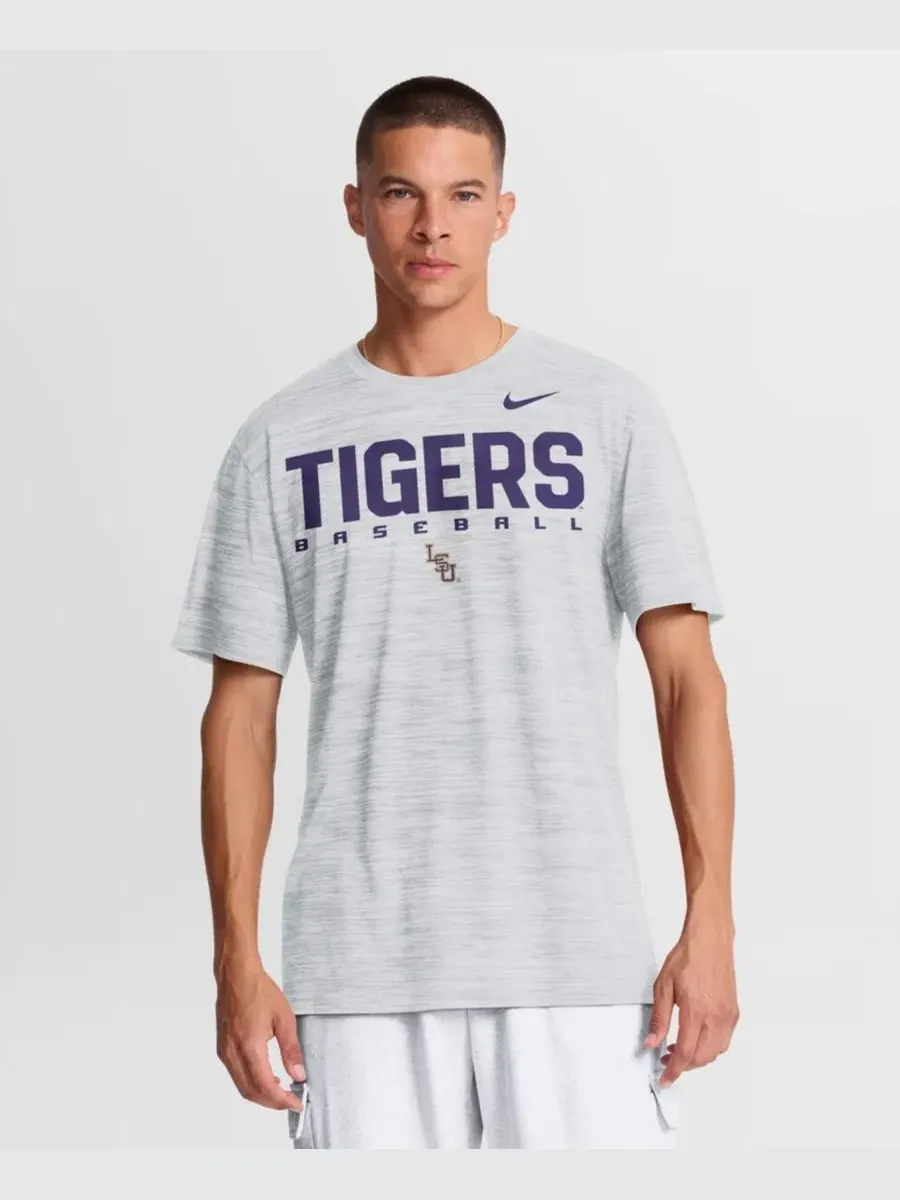 Футболка с коротким рукавом с принтом LSU Tigers Dugout Velocity Dri-FIT Nike — изображение 1 из 4, белый