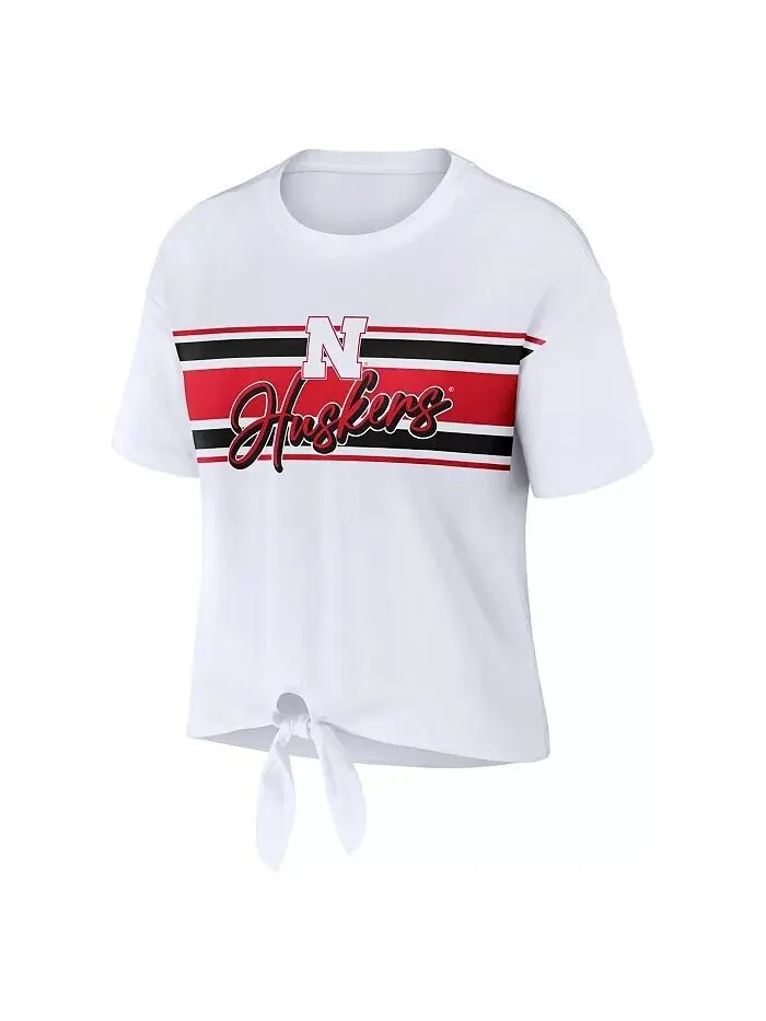 Женская белая укороченная футболка с узлом в полоску Nebraska Huskers спереди Wear By Erin Andrews — изображение 2 из 3