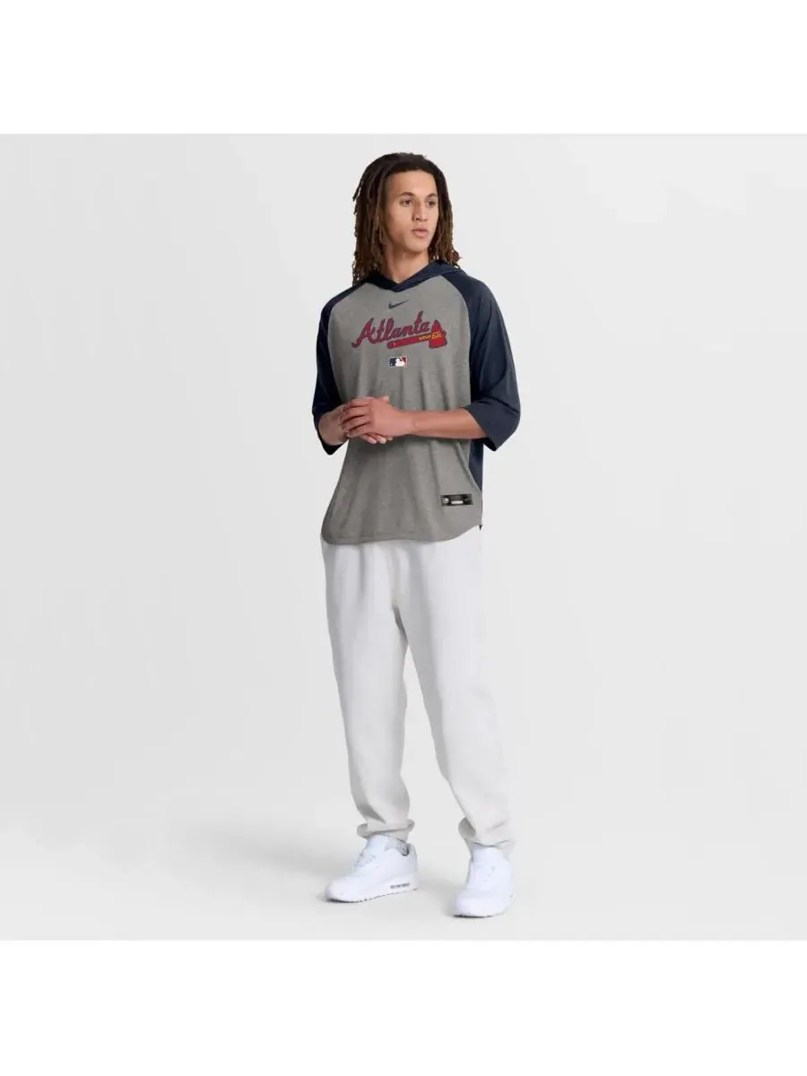 Nike Мужская серая футболка с капюшоном Atlanta Braves Authentic Collection Flux Dri-FIT с рукавами — изображение 3 из 3