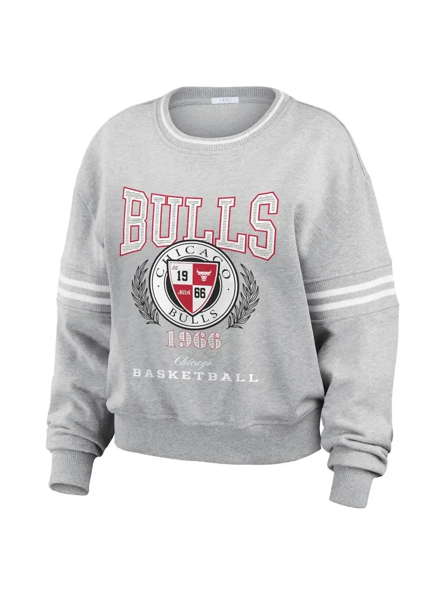 Свитшот из футера с принтом Chicago Bulls, модель Pullover WEAR by Erin Andrews — изображение 2 из 4, серый