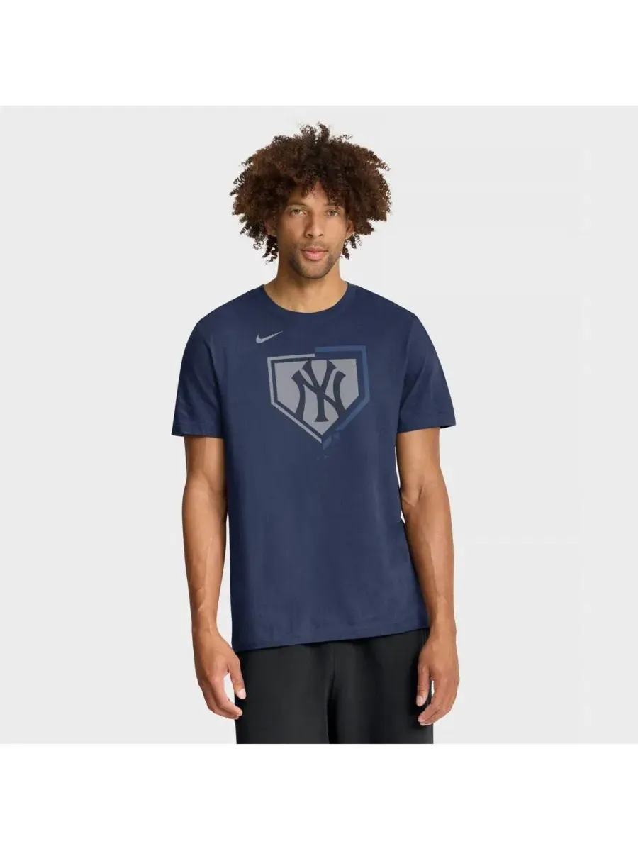 Мужская темно-синяя футболка с изображением символики команды New York Yankees Nike — изображение 1 из 4, темно-синий