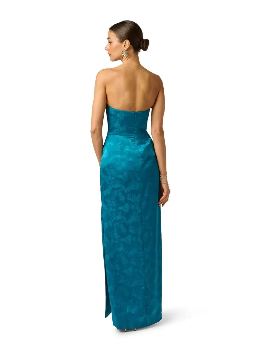 Платье с принтом без бретелек, модель Printed Strapless Pleated Adrianna, Peacock — изображение 5 из 5