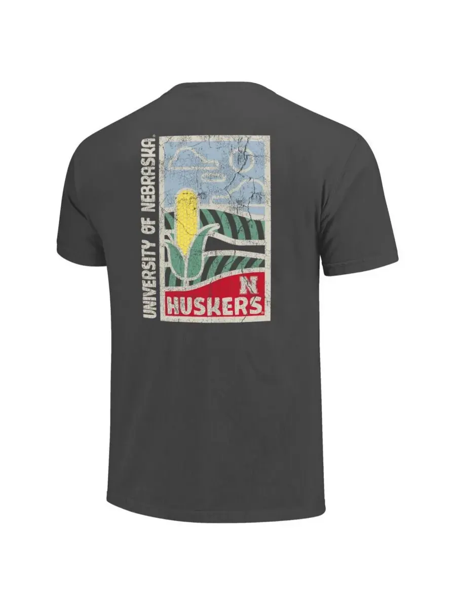 Image One Мужская футболка Nebraska Huskers Graphite Comfort Colors Minimal Vista Distressed — изображение 3 из 3, серый