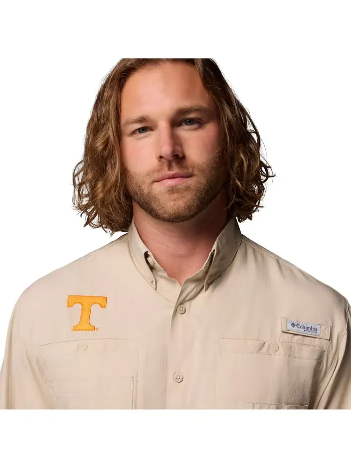 Мужская бежевая рубашка Tennessee Volunteers Tamiami Omni-Shade на пуговицах Columbia — изображение 5 из 5