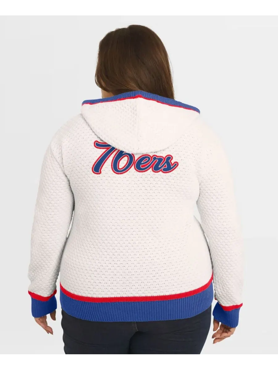 Худи с капюшоном и принтом Philadelphia 76ers, модель Hoodie Sweater WEAR by Erin Andrews — изображение 5 из 5, бежевый