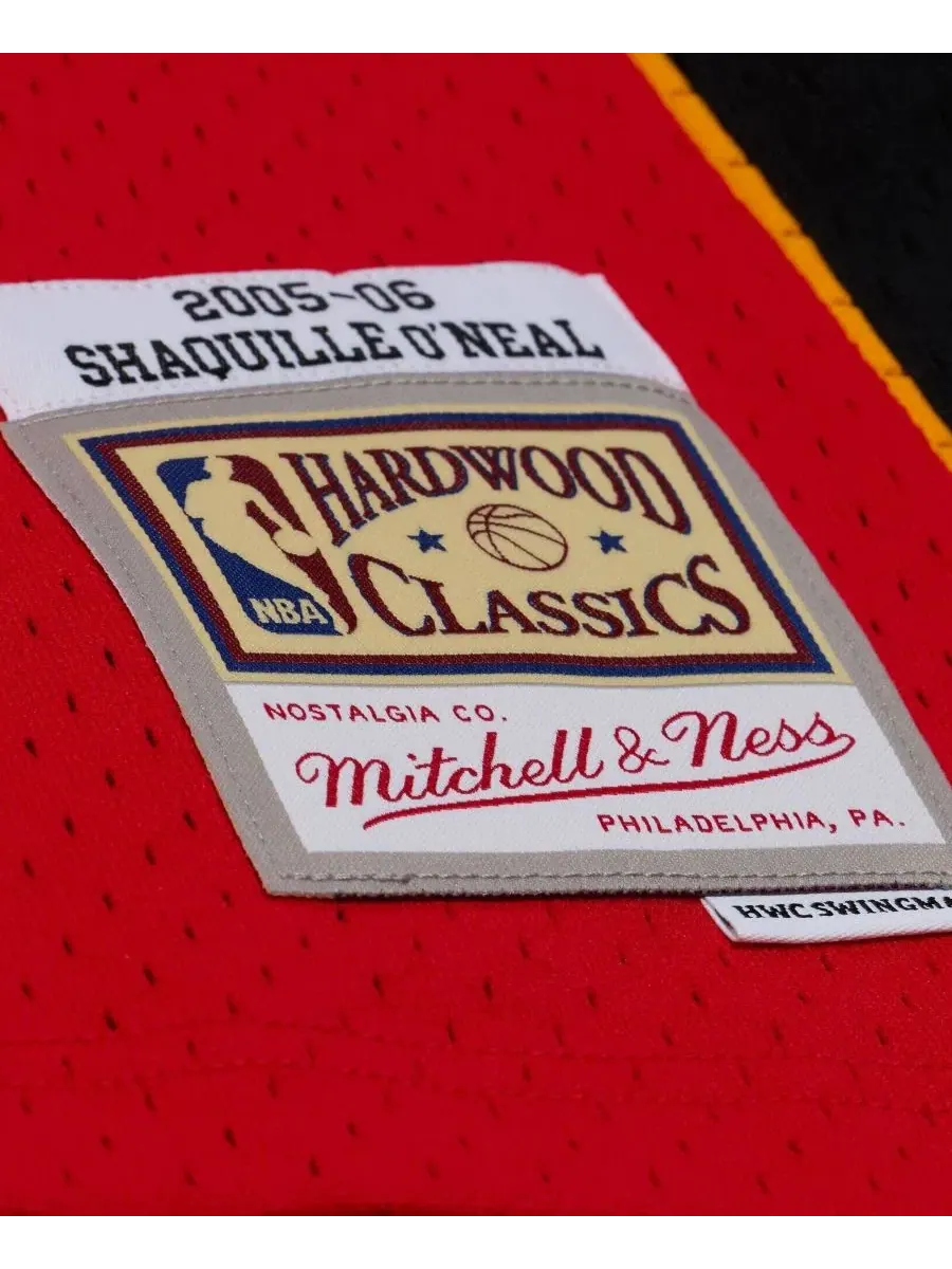 Майка баскетбольная с принтом Shaquille O'Neal Miami Heat 2005-06 Swingman Mitchell & Ness — изображение 6 из 7, красный