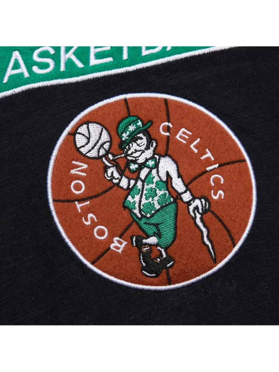 Mitchell & Ness Мужская черная футболка Boston Celtics Hardwood Classics с фетровой аппликацией и — изображение 2 из 5
