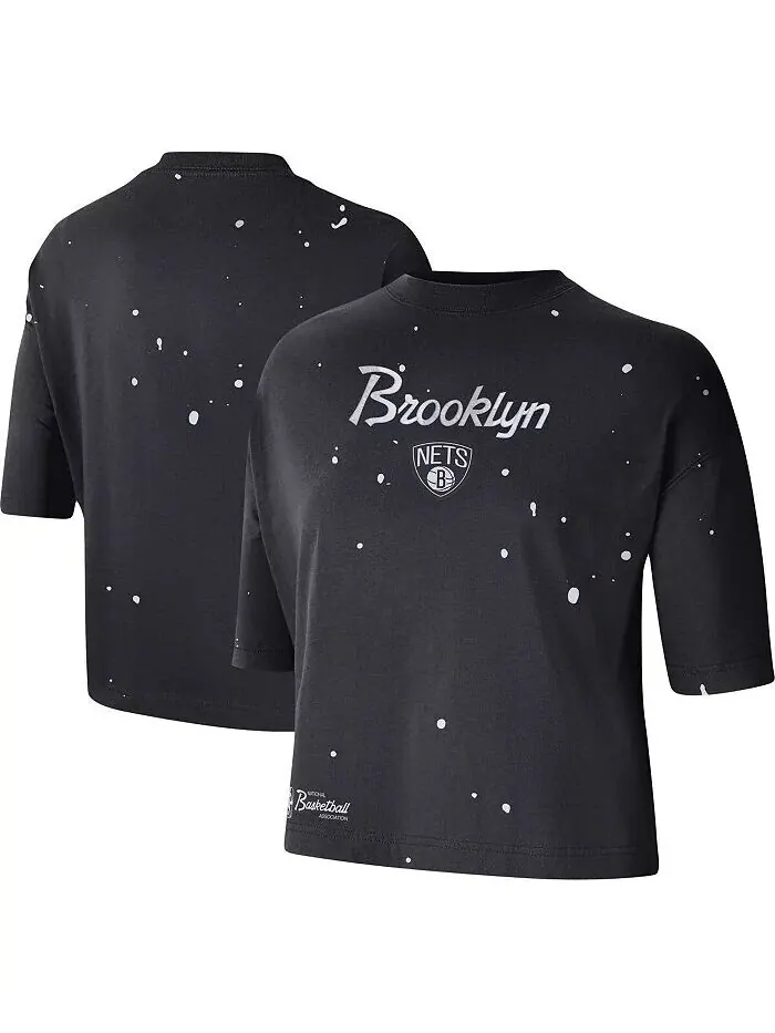 Черная женская укороченная футболка Brooklyn Nets Courtside Splatter Nike