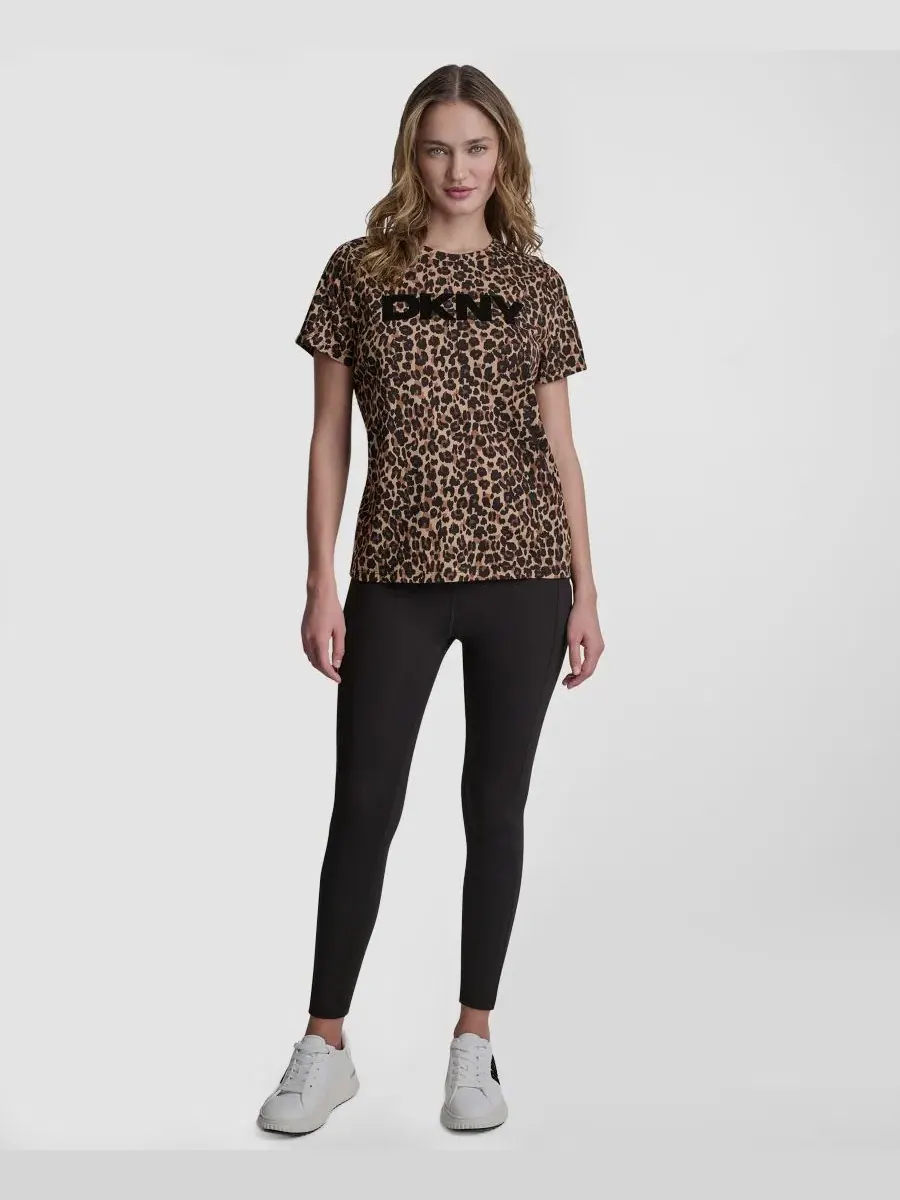 Футболка с принтом леопарда Foil Logo Leopard DKNY Sport, Leopard Caramel — изображение 2 из 5