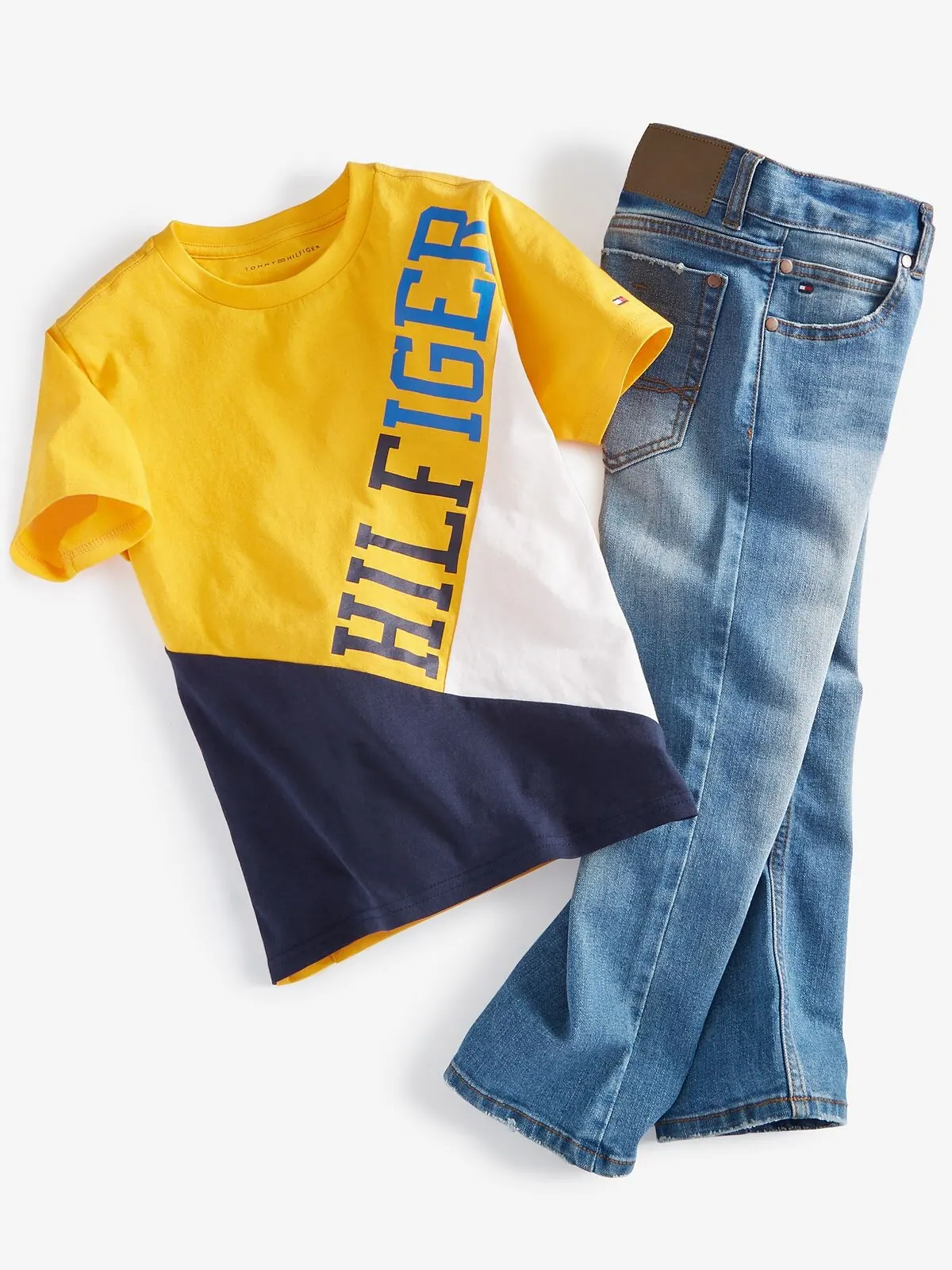 Футболка с баннером для мальчиков и джинсы Blue Stone Tommy Hilfiger — изображение 3 из 7, синий