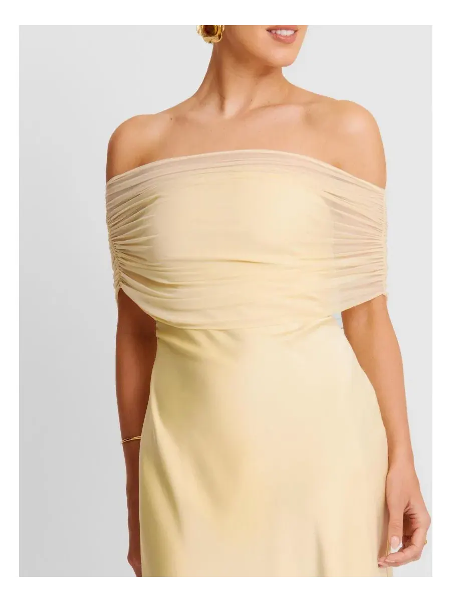 Платье-макси с открытыми плечами Bardot Satin Six Stories, Pale Lemon — изображение 2 из 8