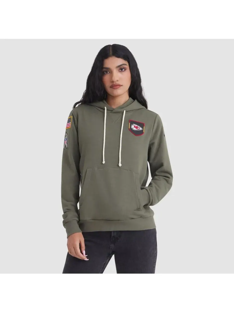 Nike Женская толстовка оливкового цвета Kansas City Chiefs 2025 Salute to Service Sideline Standard — изображение 1 из 5