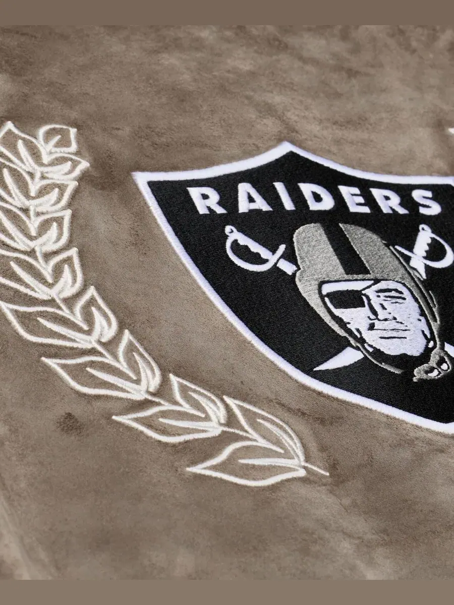 Женская куртка-ветровка Full-snap Varsity Oakland Raiders Mitchell & Ness — изображение 3 из 6, бежевый