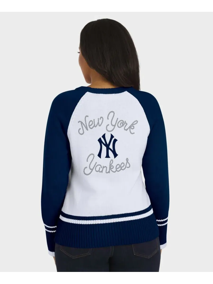 Свитер женский с регланом, с вышивкой, New York Yankees WEAR by Erin Andrews — изображение 6 из 7, белый