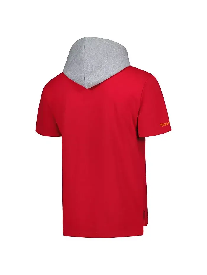 Мужская красная худи с короткими рукавами Tampa Bay Buccaneers Postgame Mitchell & Ness — изображение 3 из 3