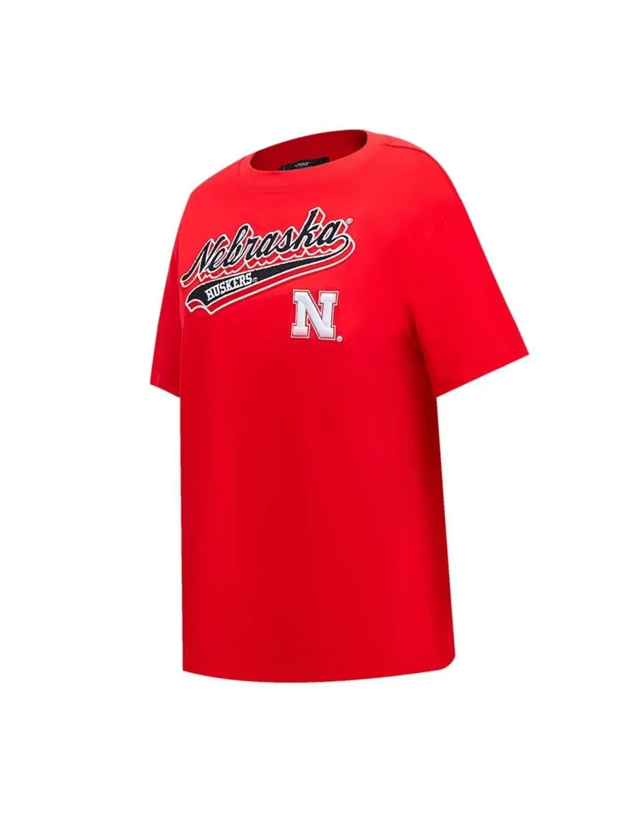 Женская алая футболка в стиле "бойфренд" с надписью "Nebraska Huskers" Pro Standard — изображение 4 из 5, алый