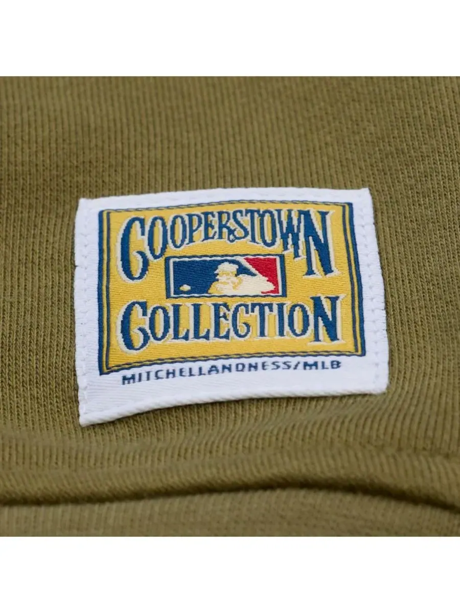 Женский свитшот из флиса Cooperstown Collection New York Yankees Mitchell & Ness — изображение 3 из 4, оливковый