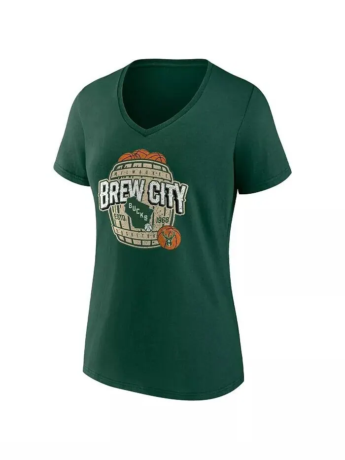 Женская зеленая футболка Hunter Milwaukee Bucks Hometown Collection Brew City с v-образным вырезом — изображение 3 из 3