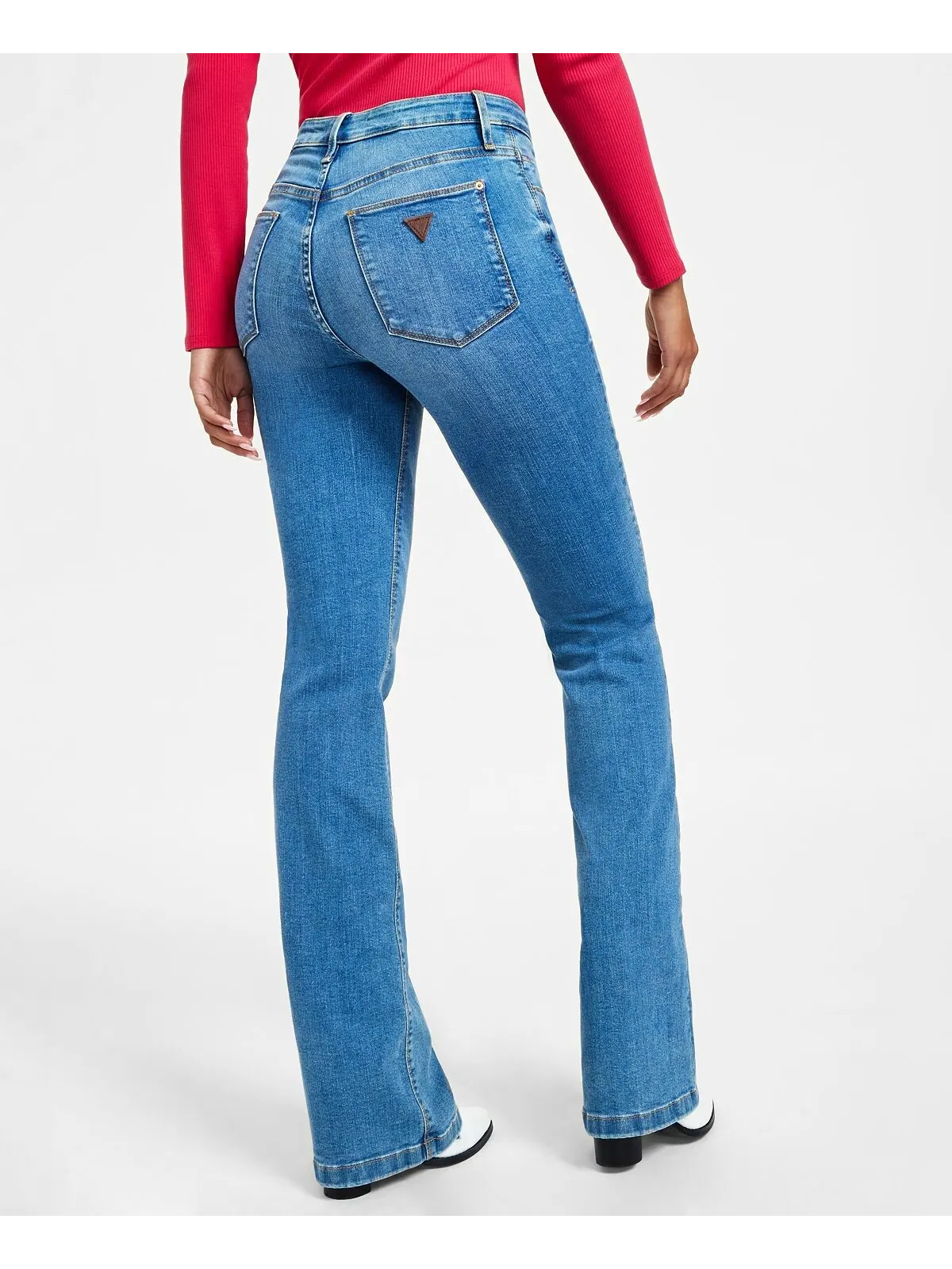 Женские сексуальные джинсы bootcut со средней посадкой GUESS — изображение 2 из 11