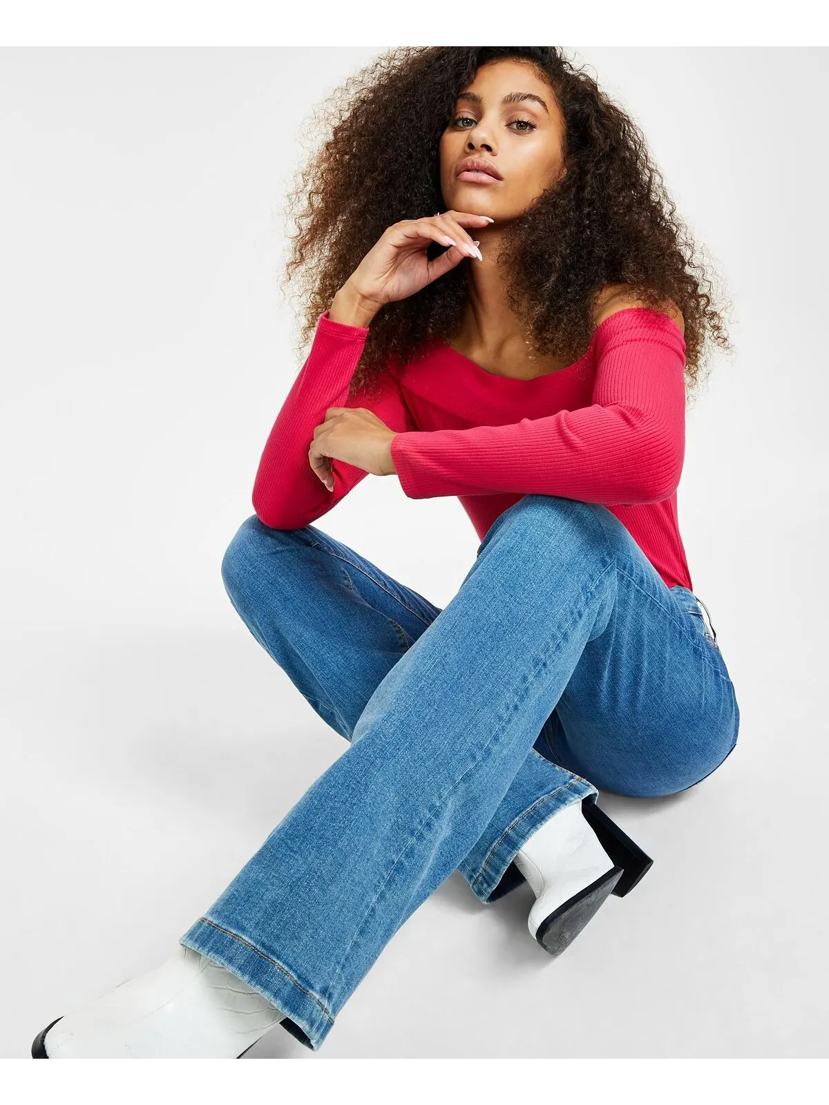 Женские сексуальные джинсы bootcut со средней посадкой GUESS — изображение 7 из 11