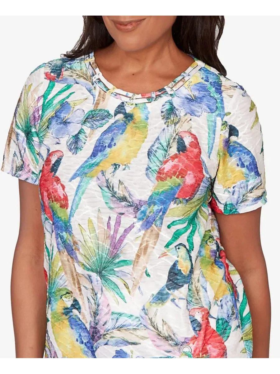 Футболка с коротким рукавом и принтом Petite Parrot Tropical Beaded Neck Top Alfred Dunner, Bright — изображение 4 из 5