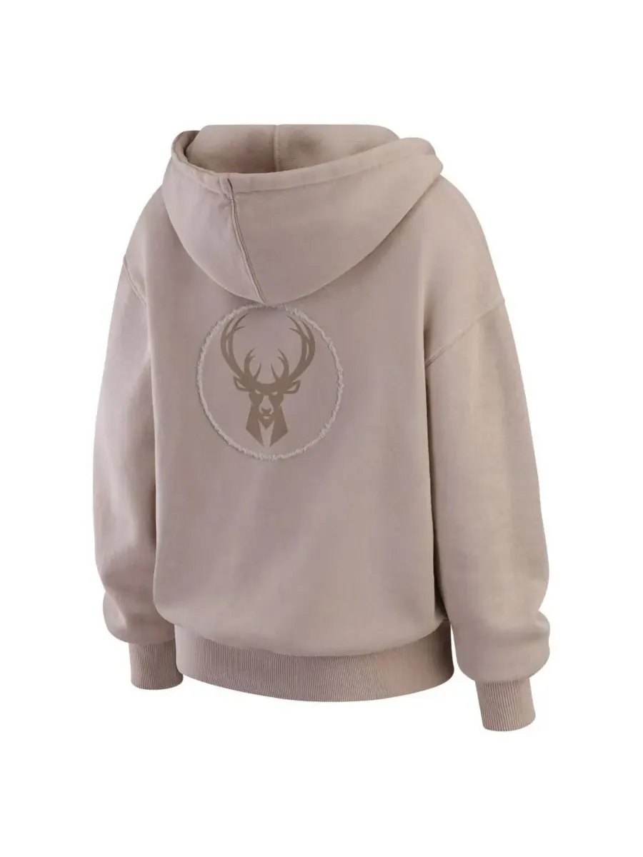 WEAR by Erin Andrews Женская толстовка с круглым вырезом и принтом Milwaukee Bucks бежевого цвета — изображение 3 из 3