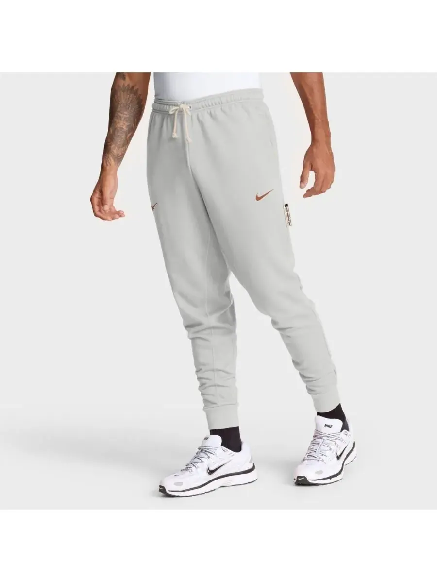 Nike Мужские серые брюки Texas Longhorns 2025 Sideline Standard Issue Dri-FIT Taper Pants — изображение 3 из 5, серый