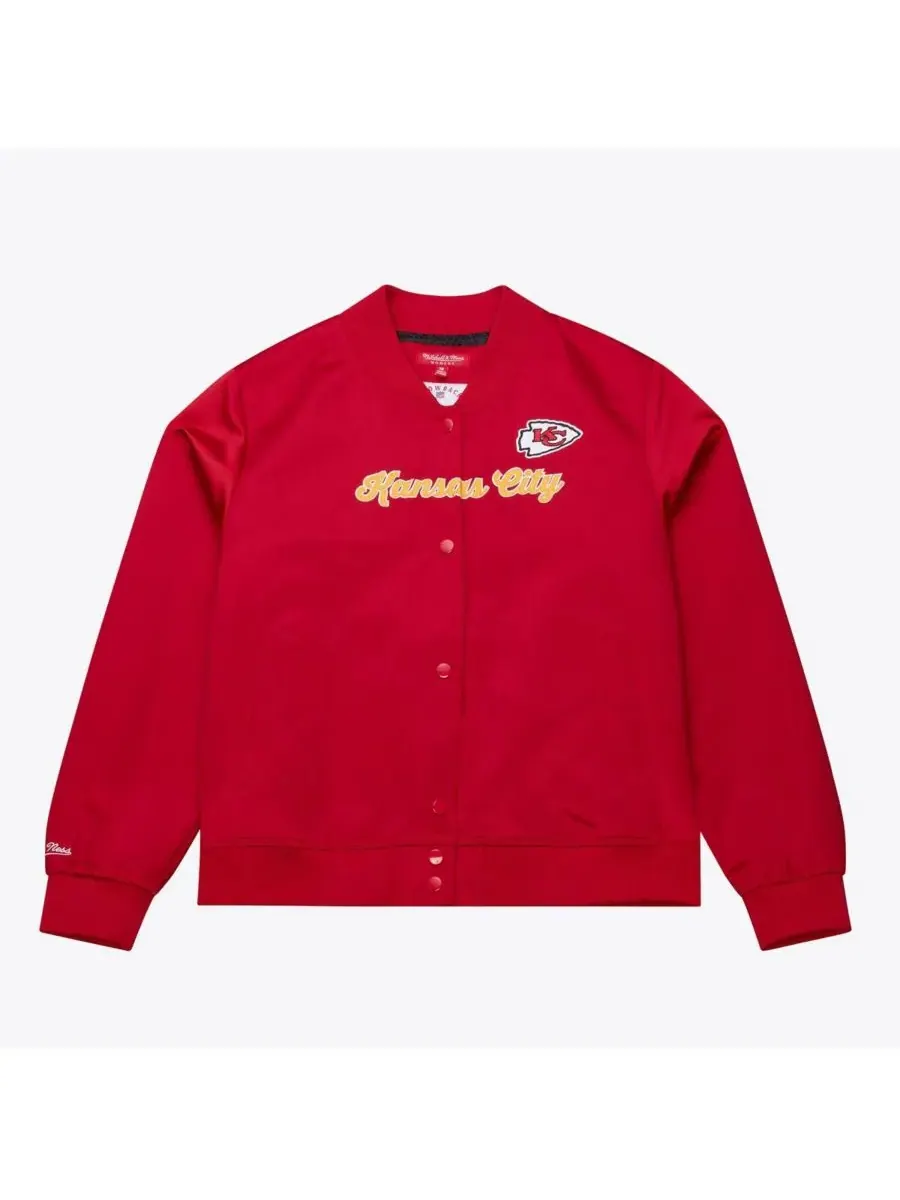 Mitchell & Ness Женская красная атласная куртка Kansas City Chiefs с застежкой на кнопках — изображение 3 из 5, красный