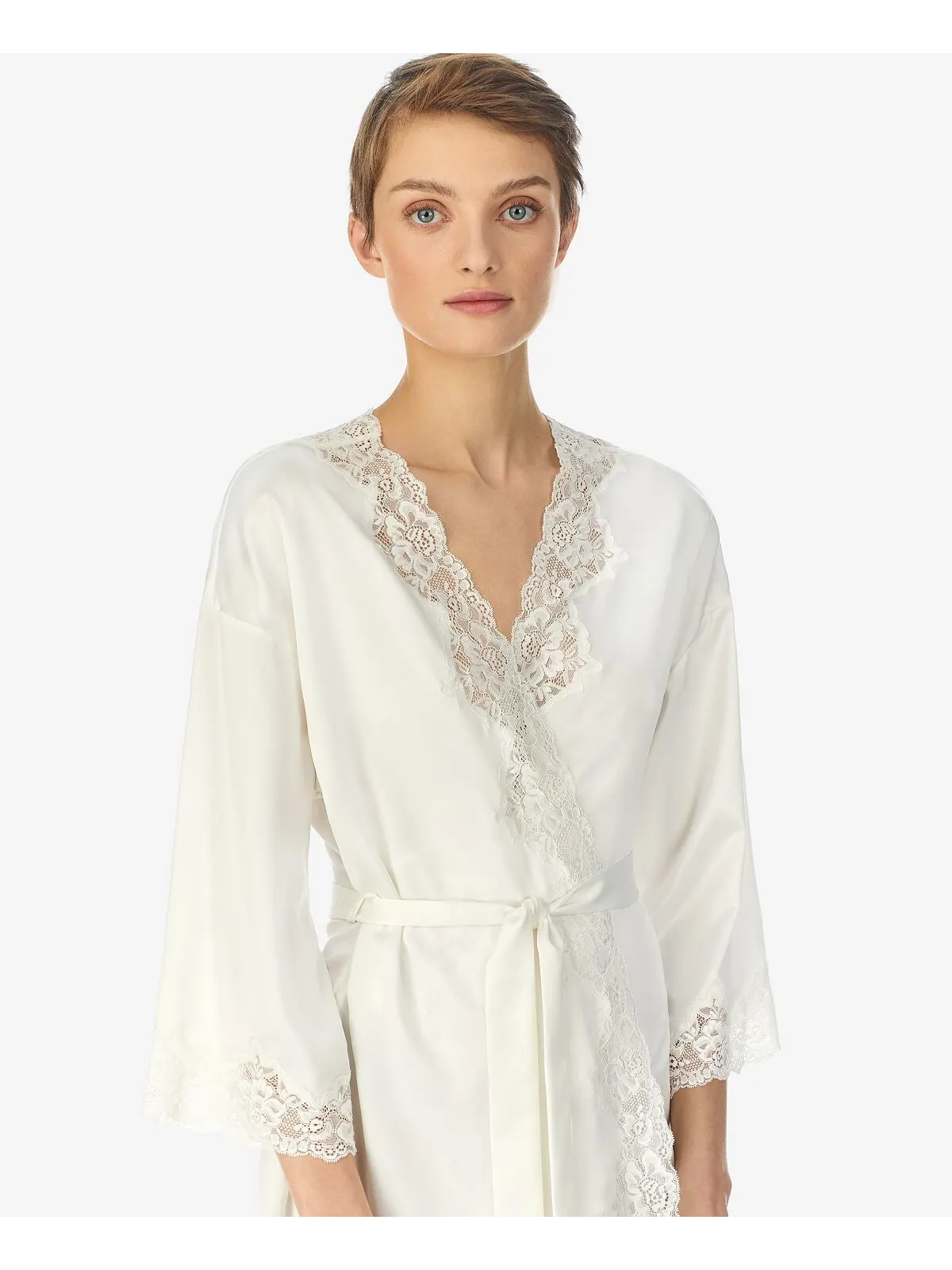 Нижнее белье lauren ralph satin lauren с кружевной отделкой, халат с запахом Lauren Ralph Lauren — изображение 2 из 3, белый