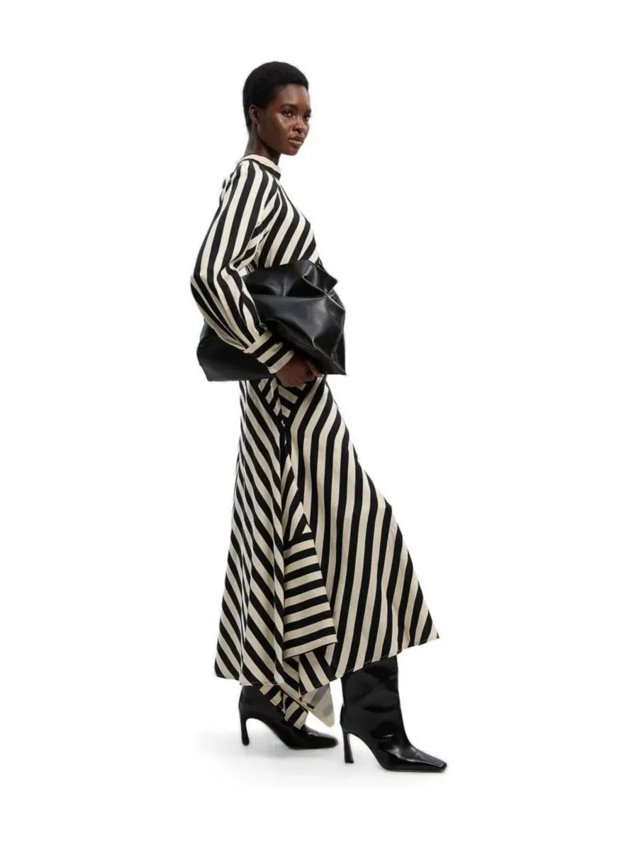 Макси-платье с длинным рукавом и асимметричным подолом Fluid Stripe Karen Millen, Mono — изображение 2 из 5
