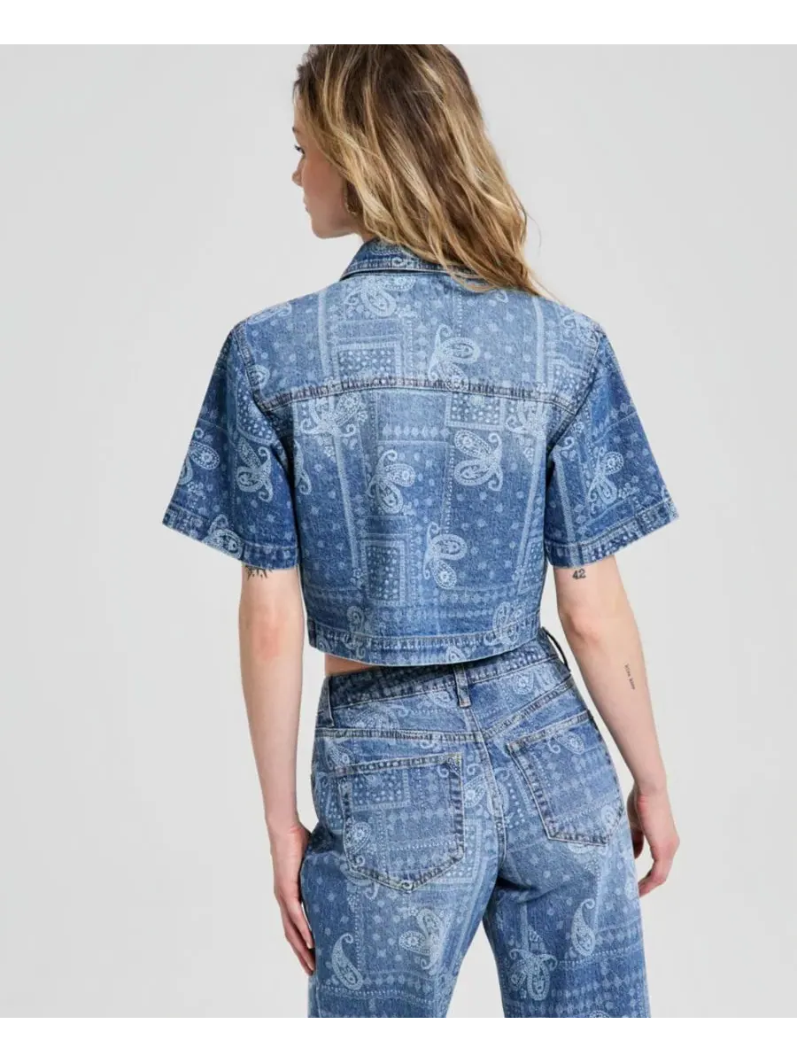 Женский джинсовый топ с коротким рукавом и джинсы с принтом бандана And Now This, Bandana Print — изображение 4 из 4