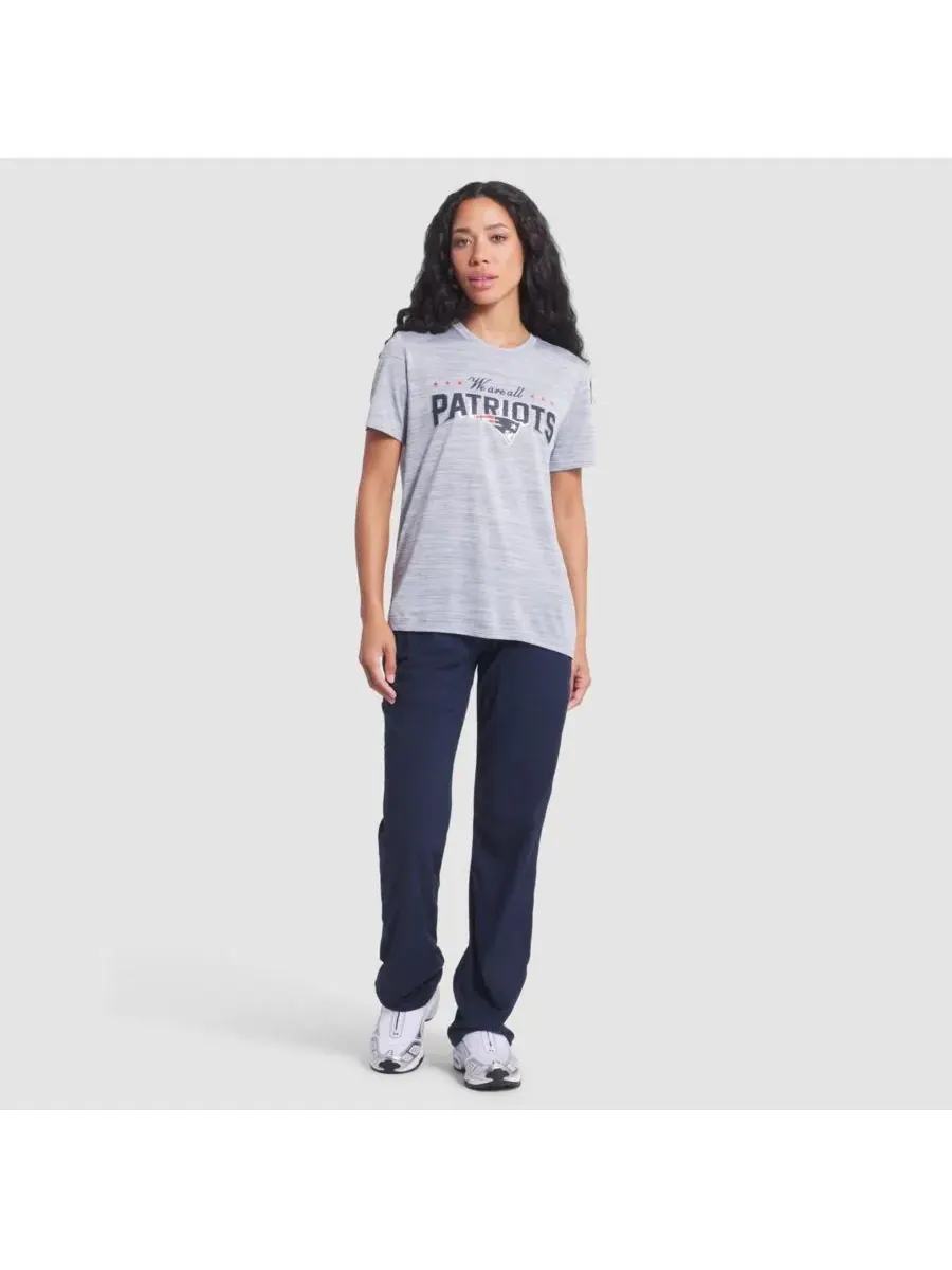Nike Женская серебристая футболка New England Patriots 2025 Rivalries Collection Sideline Velocity — изображение 3 из 5
