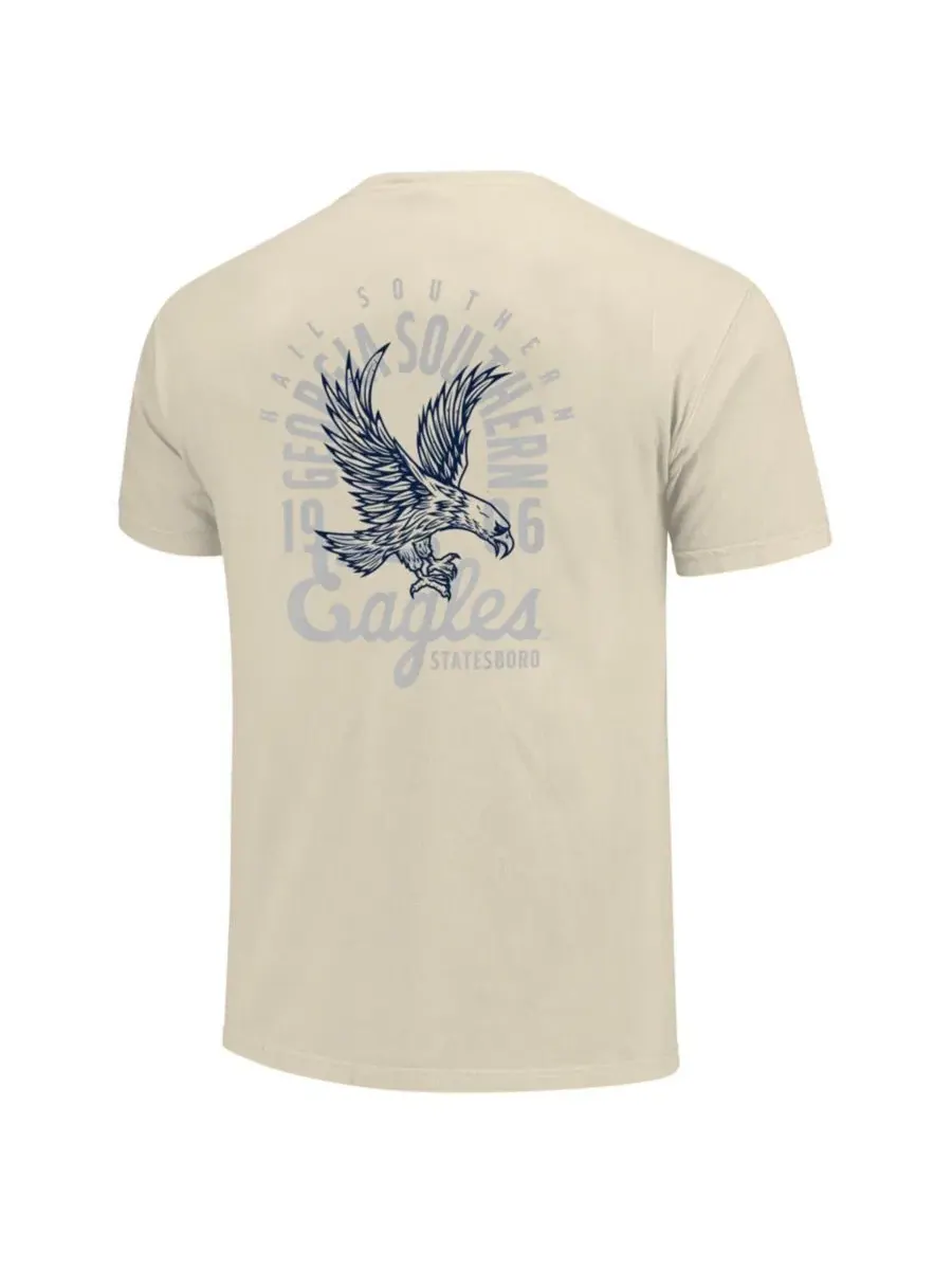 Мужская футболка с принтом Georgia Southern Eagles Comfort Colors Mascot Overlay Image One — изображение 2 из 3, бежевый