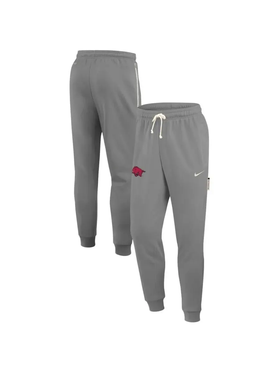Nike Мужские брюки-клеш цвета «серый меланж» с символикой команды Arkansas Razorbacks 2025 Sideline — изображение 1 из 3